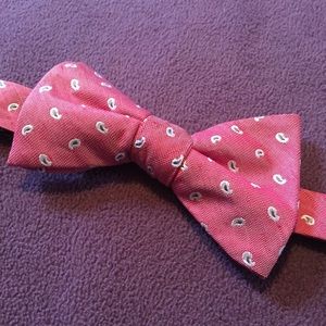 Express Pink Paisley Bow Tie